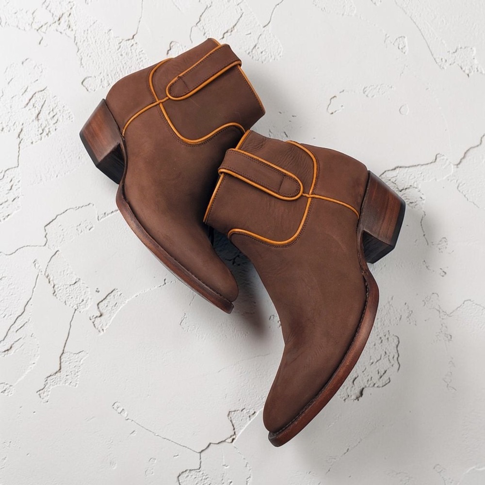 Allens Boots Brown Suede Leather Western Ankle Boots Yellow Piping 8.5 B‎